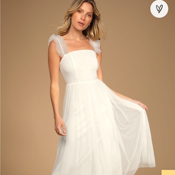 lulus white dress. So cute and fits well! Wore for a few hours only. Size large. - Picture 2 of 2